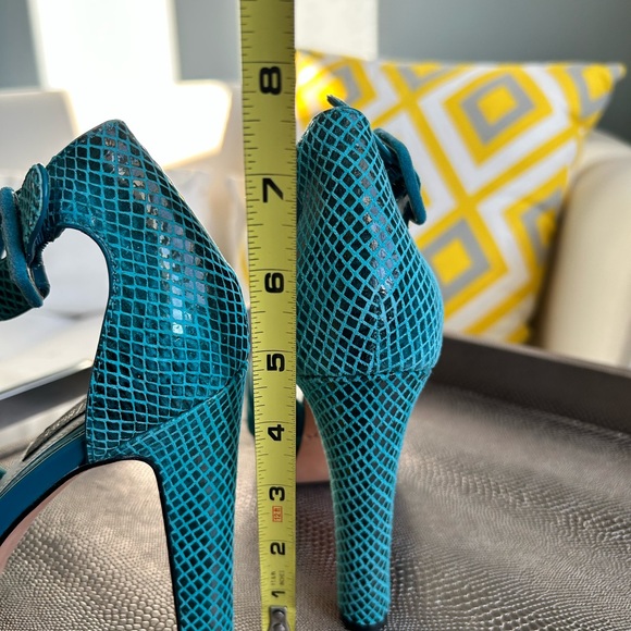 WHBM platform heels in aqua blue suede - Picture 3 of 10